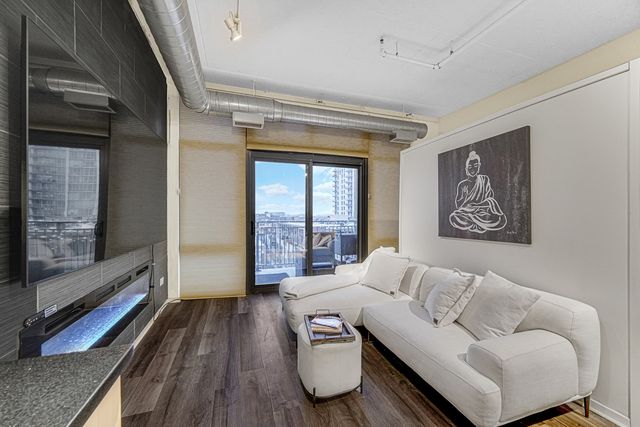 212 E CULLERTON Street 811, Chicago, IL 60616