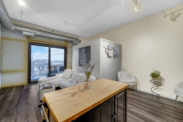 212 E CULLERTON Street 811, Chicago, IL 60616