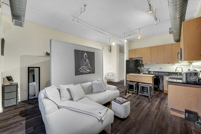 212 E CULLERTON Street 811, Chicago, IL 60616