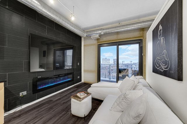 212 E CULLERTON Street 811, Chicago, IL 60616