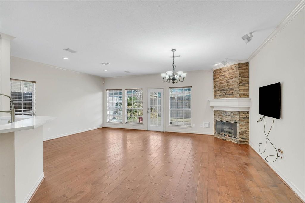 Image 11 of property listing at 20002 Barton Creek Court, Katy, TX 77450