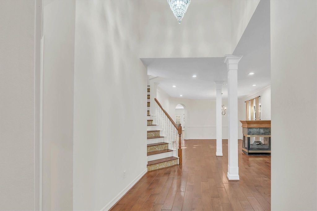 Image 15 of property listing at 20002 Barton Creek Court, Katy, TX 77450