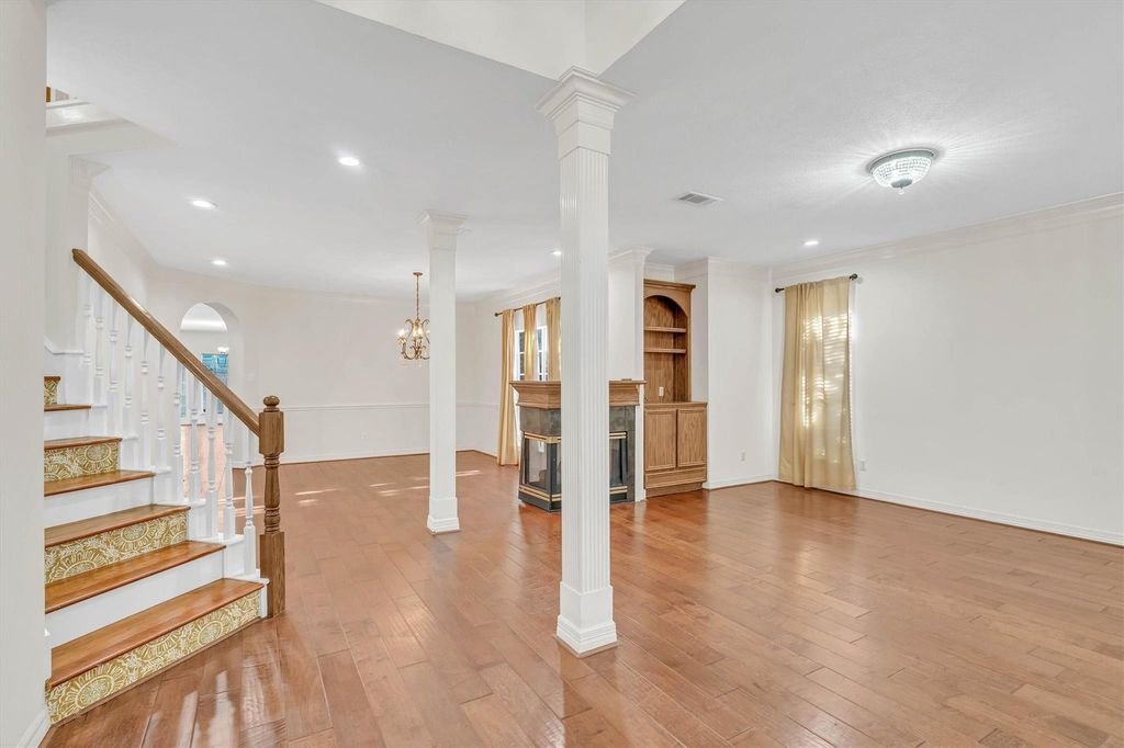 Image 16 of property listing at 20002 Barton Creek Court, Katy, TX 77450