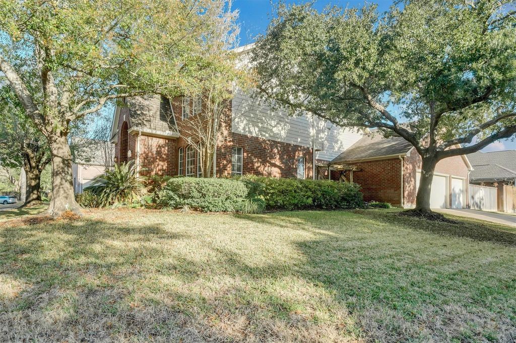 Image 3 of property listing at 20002 Barton Creek Court, Katy, TX 77450