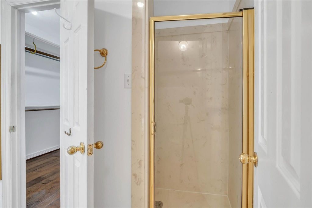 Image 31 of property listing at 20002 Barton Creek Court, Katy, TX 77450