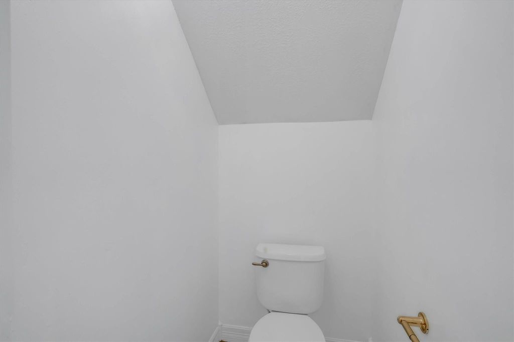 Image 32 of property listing at 20002 Barton Creek Court, Katy, TX 77450