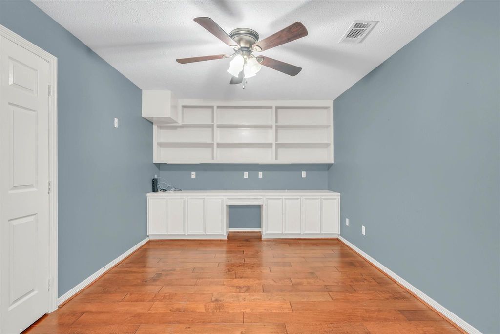 Image 38 of property listing at 20002 Barton Creek Court, Katy, TX 77450