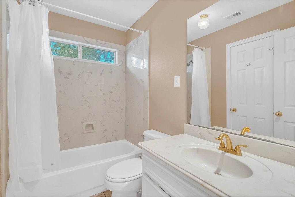 Image 44 of property listing at 20002 Barton Creek Court, Katy, TX 77450