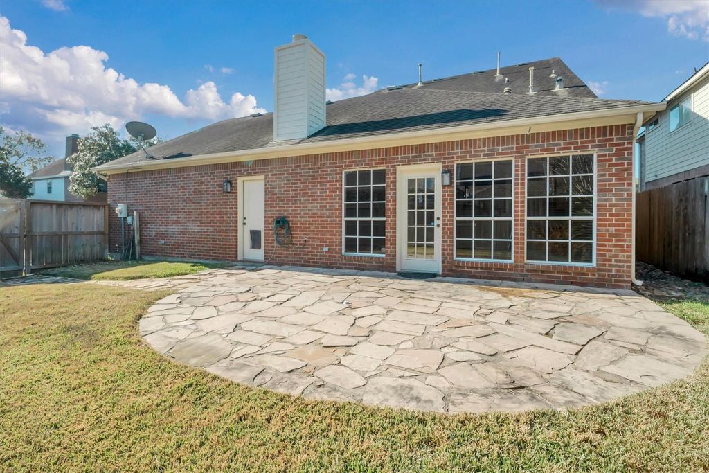 Image 6 of property listing at 20002 Barton Creek Court, Katy, TX 77450