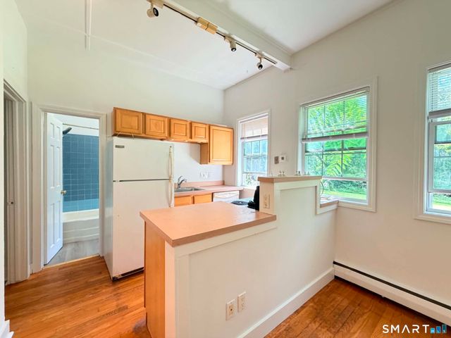 183 Sugar Street B, Newtown, CT 06470