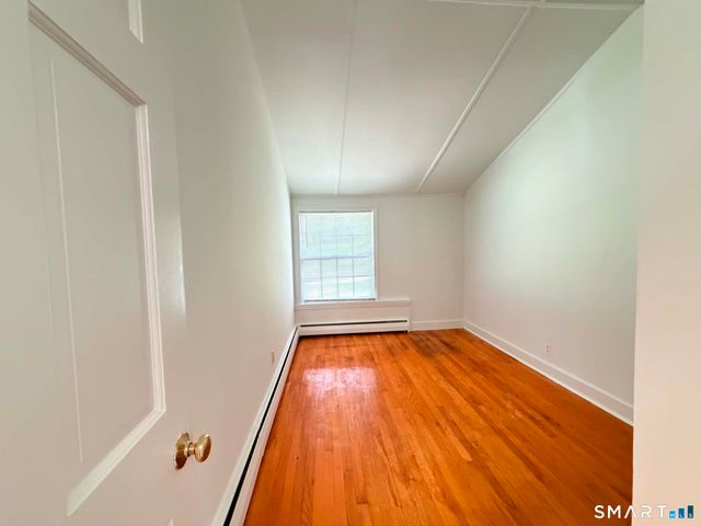 183 Sugar Street B, Newtown, CT 06470