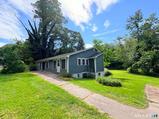 183 Sugar Street B, Newtown, CT 06470