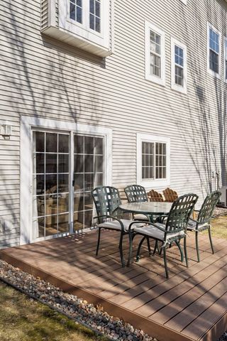 15605 25th Place N B, Plymouth, MN 55447