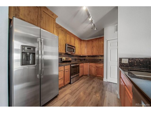 3890 S Dayton St 301, Aurora, CO 80014