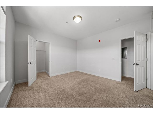 3890 S Dayton St 301, Aurora, CO 80014