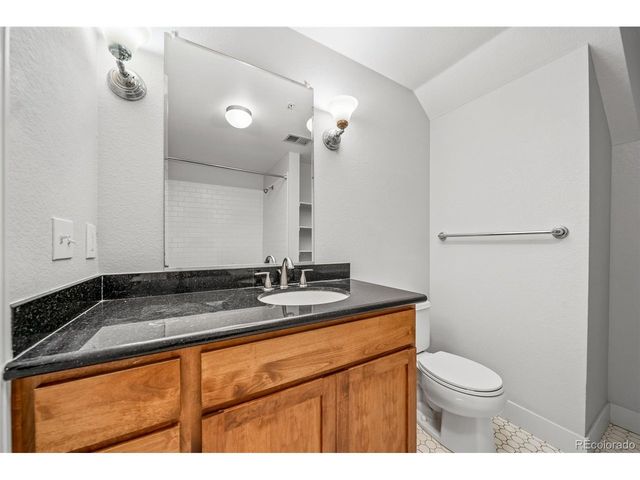 3890 S Dayton St 301, Aurora, CO 80014