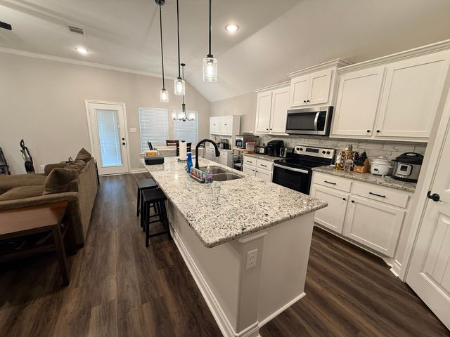 605 Tippit Lane, Greenville, TX 75402