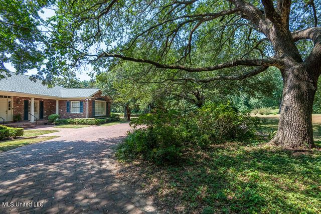 9 Adam Circle, Natchez, MS 39120