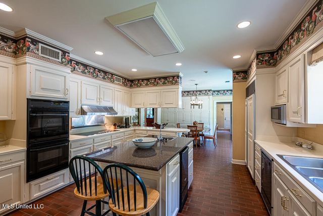 9 Adam Circle, Natchez, MS 39120