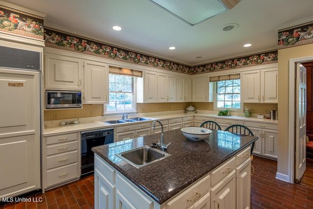 9 Adam Circle, Natchez, MS 39120