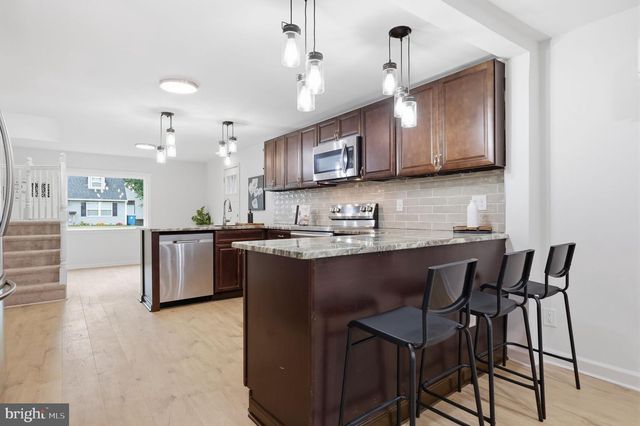 631 OSBORNE AVE, Morrisville, PA 19067