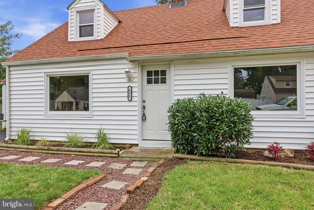 631 OSBORNE AVE, Morrisville, PA 19067