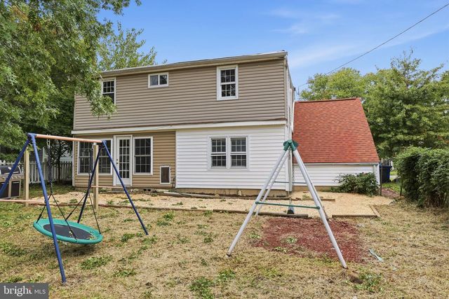 631 OSBORNE AVE, Morrisville, PA 19067