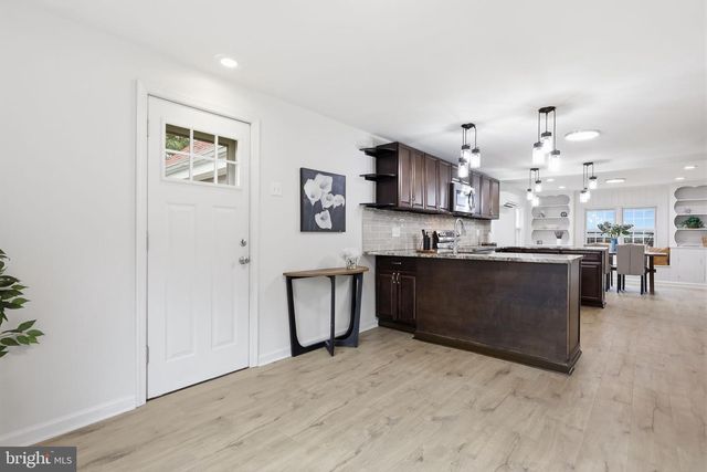 631 OSBORNE AVE, Morrisville, PA 19067