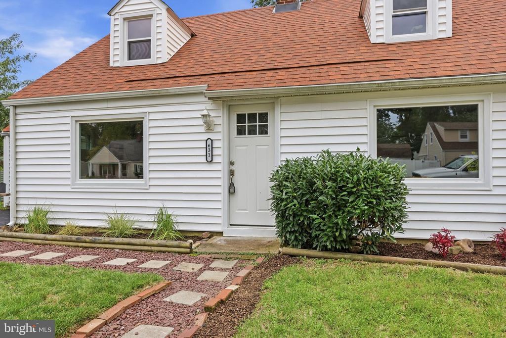 631 OSBORNE AVE, MORRISVILLE, PA 19067 — photo 4
