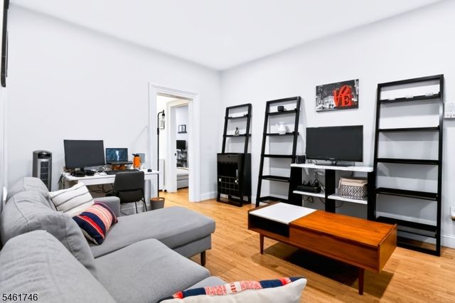 595 Jersey Ave 1, Jersey City, NJ 07302