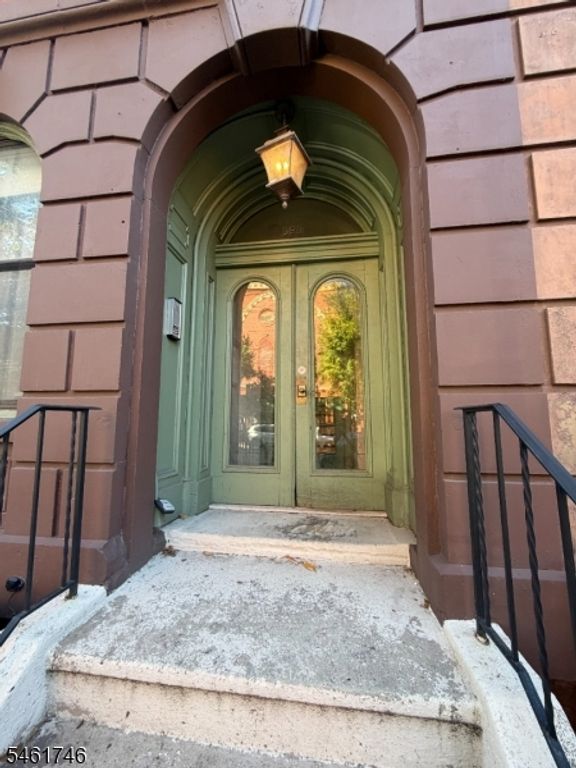 595 Jersey Ave 1, Jersey City, NJ 07302