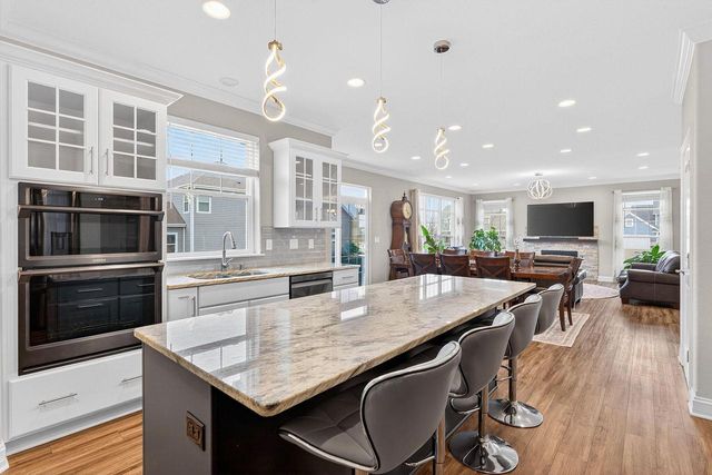 3128 W Hidden Oaks DRIVE, Franklin, WI 53132