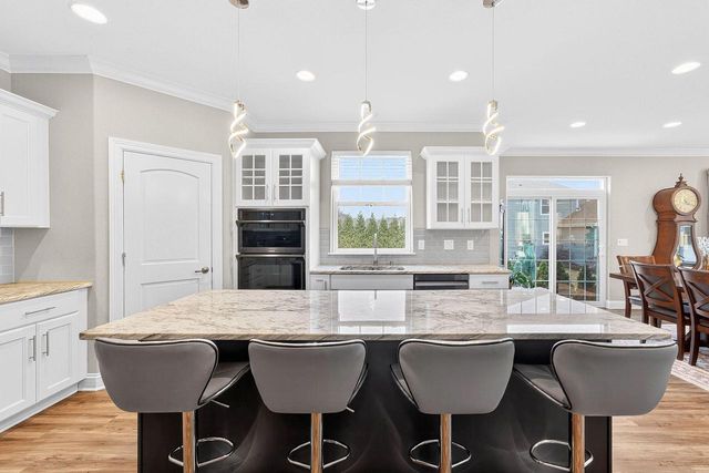 3128 W Hidden Oaks DRIVE, Franklin, WI 53132