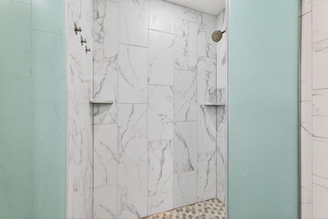 3128 W Hidden Oaks DRIVE, Franklin, WI 53132