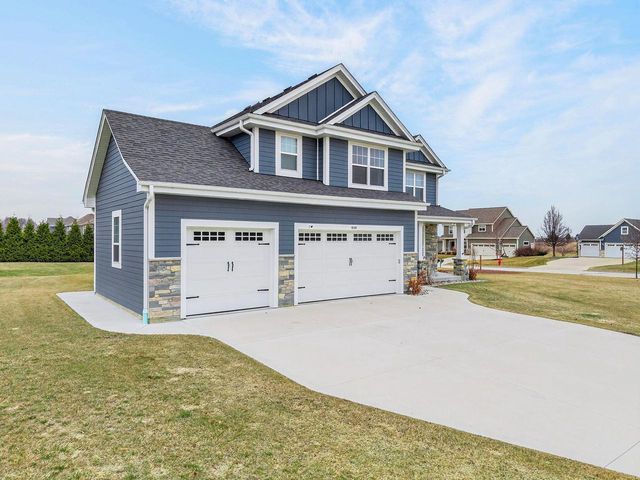 3128 W Hidden Oaks DRIVE, Franklin, WI 53132