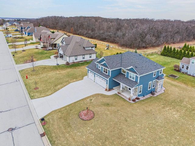 3128 W Hidden Oaks DRIVE, Franklin, WI 53132