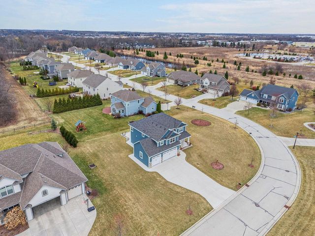 3128 W Hidden Oaks DRIVE, Franklin, WI 53132