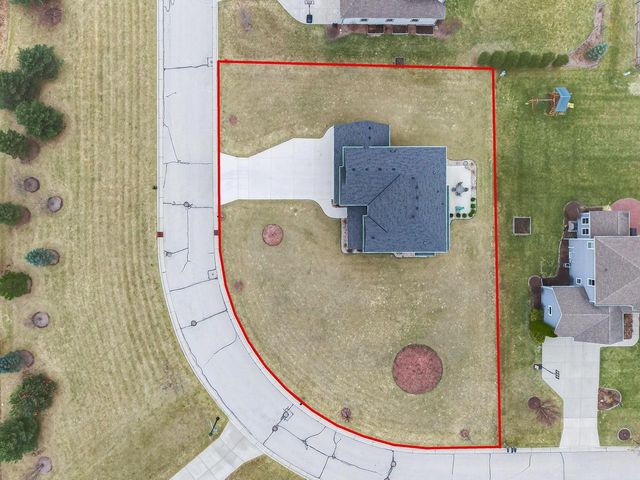 3128 W Hidden Oaks DRIVE, Franklin, WI 53132