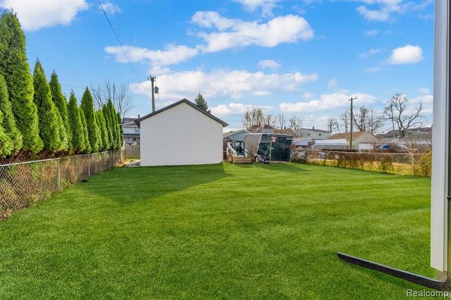 1017 Elm Street, Wyandotte, MI 48192