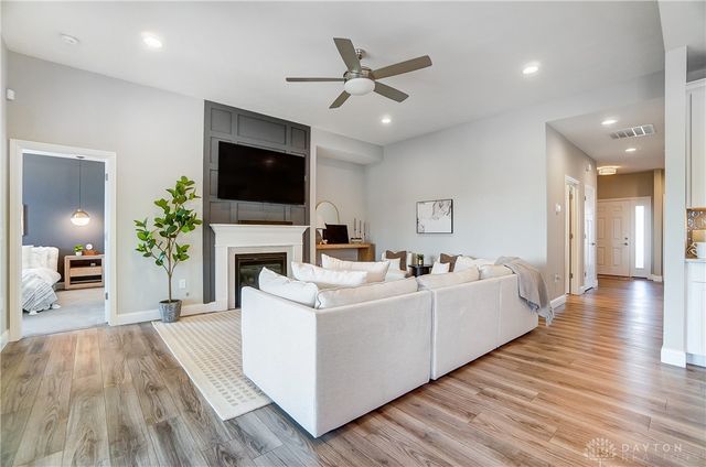 1002 Belfast Drive, Sugarcreek Township, OH 45440