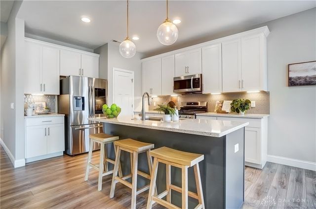 1002 Belfast Drive, Sugarcreek Township, OH 45440