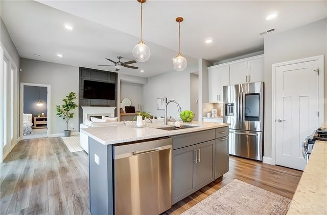 1002 Belfast Drive, Sugarcreek Township, OH 45440