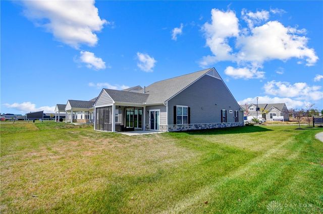 1002 Belfast Drive, Sugarcreek Township, OH 45440