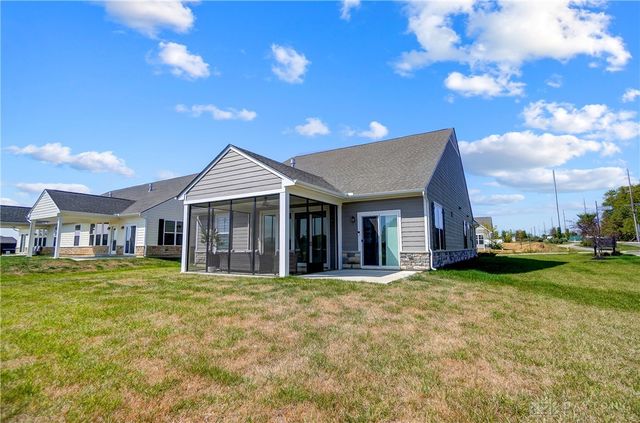 1002 Belfast Drive, Sugarcreek Township, OH 45440