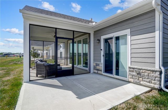 1002 Belfast Drive, Sugarcreek Township, OH 45440