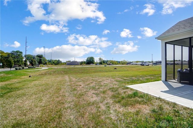 1002 Belfast Drive, Sugarcreek Township, OH 45440