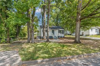 2806 Robin Hood Drive, Greensboro, NC 27408