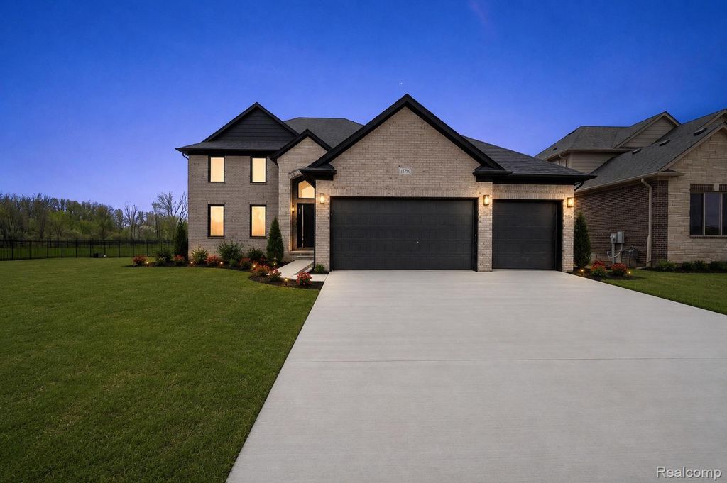 18790 Via Firenze, Macomb Township, MI 48044