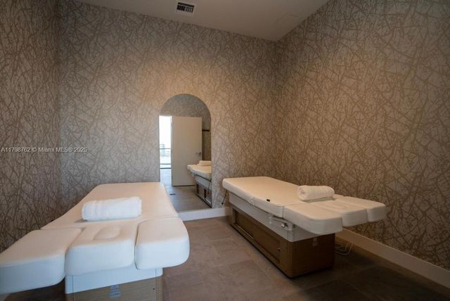 229 SW 9th St 404, Miami, FL 33130