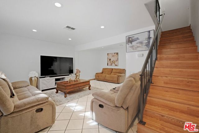 7422 Hazeltine Avenue 3, Van Nuys, CA 91405